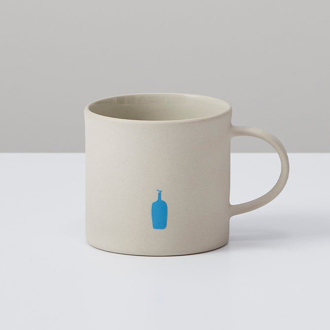 コーヒーマグカップなどのドリンクウェア